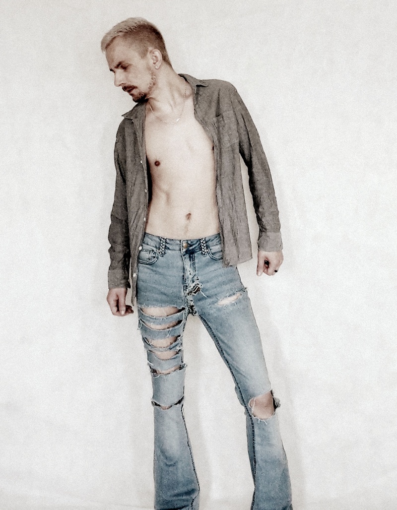 Male model photo shoot of AlecMikaelson