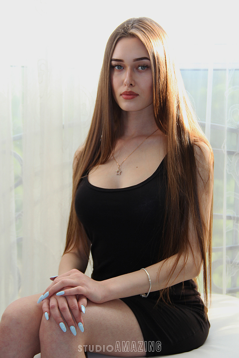 Female model photo shoot of ModelMarinaJane by studioAMAZING in Poltava, Ukraine