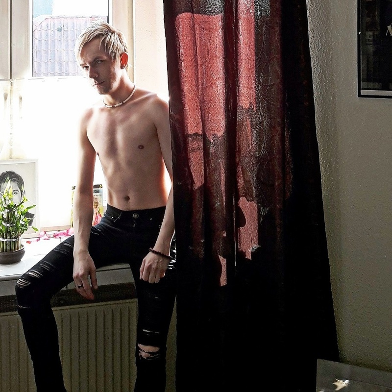 Male model photo shoot of AlecMikaelson in Home