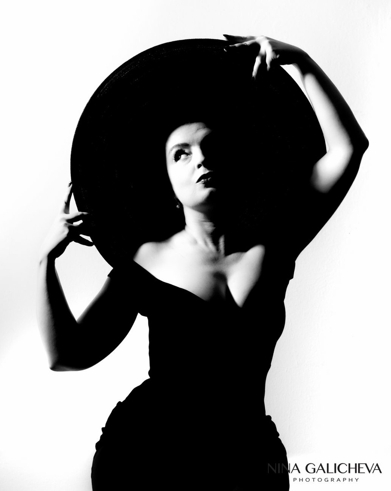 Female model photo shoot of Miss Ruby Pavlova