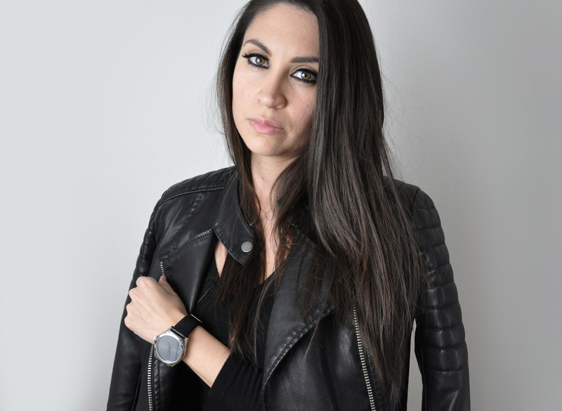 Female model photo shoot of Amarilis Black Velvet