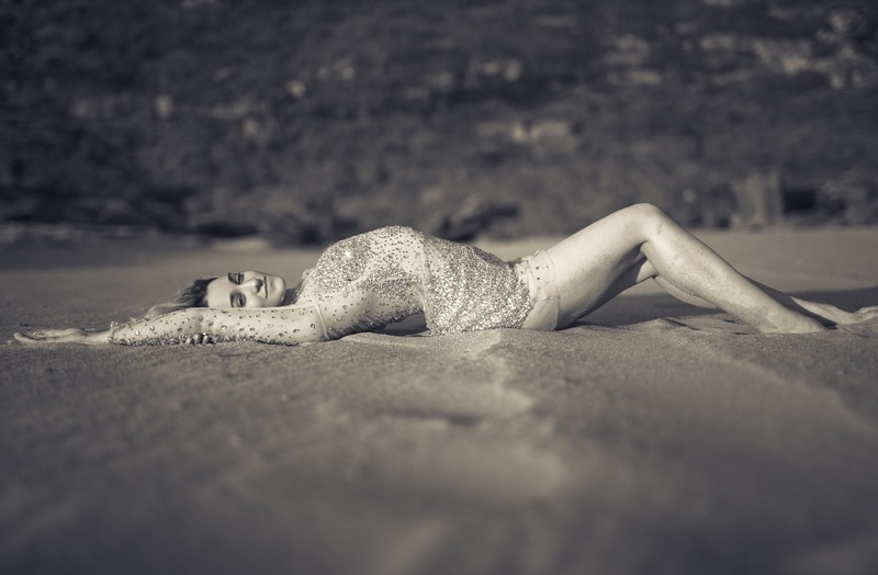 Female model photo shoot of Vimodel by lightencounter in Palm Beach, Sydney