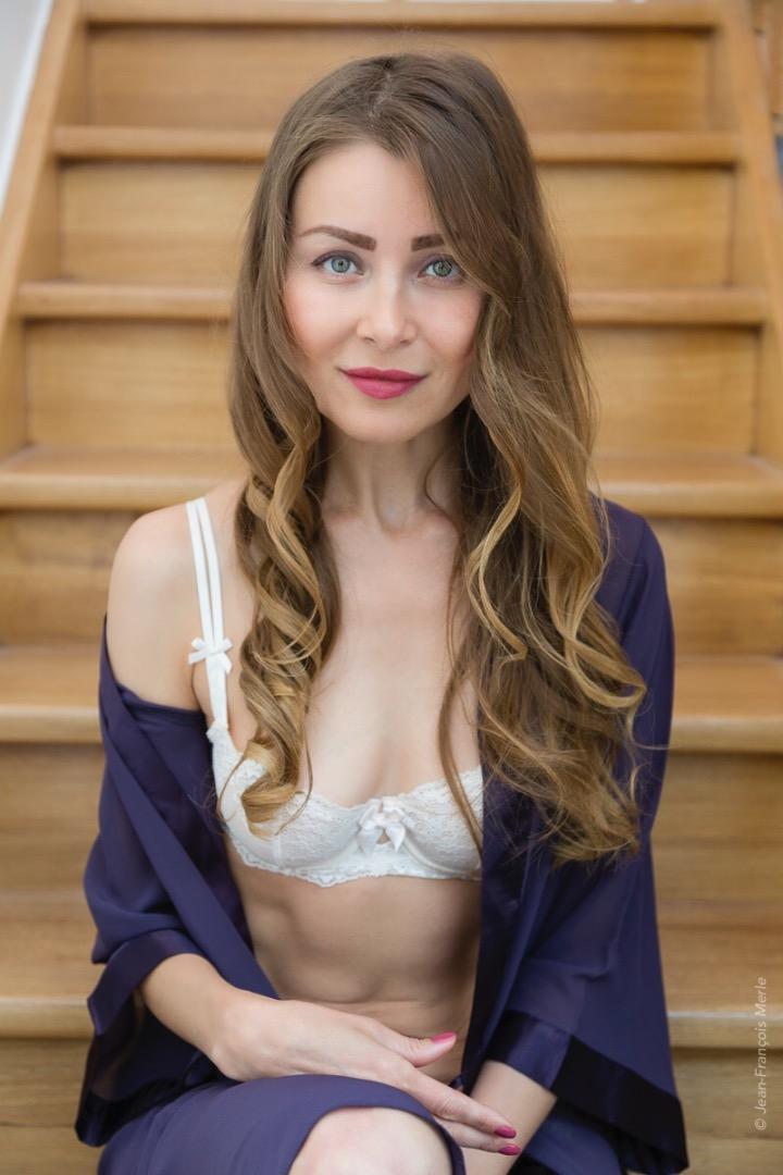 Female model photo shoot of Sasha Derik