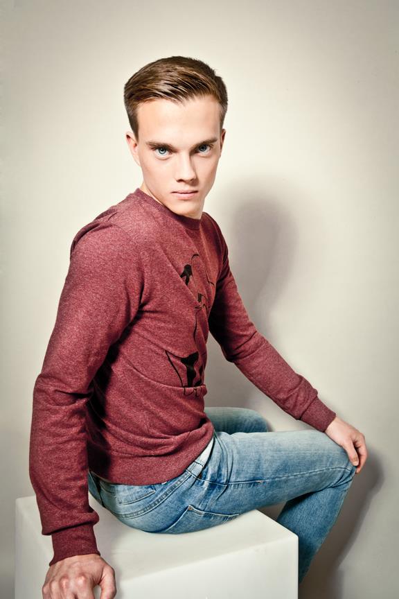 Male model photo shoot of Luke Drewell