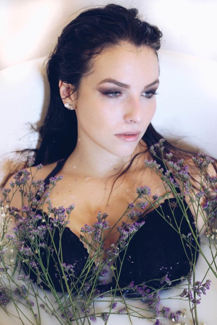 Female model photo shoot of Grace Bex