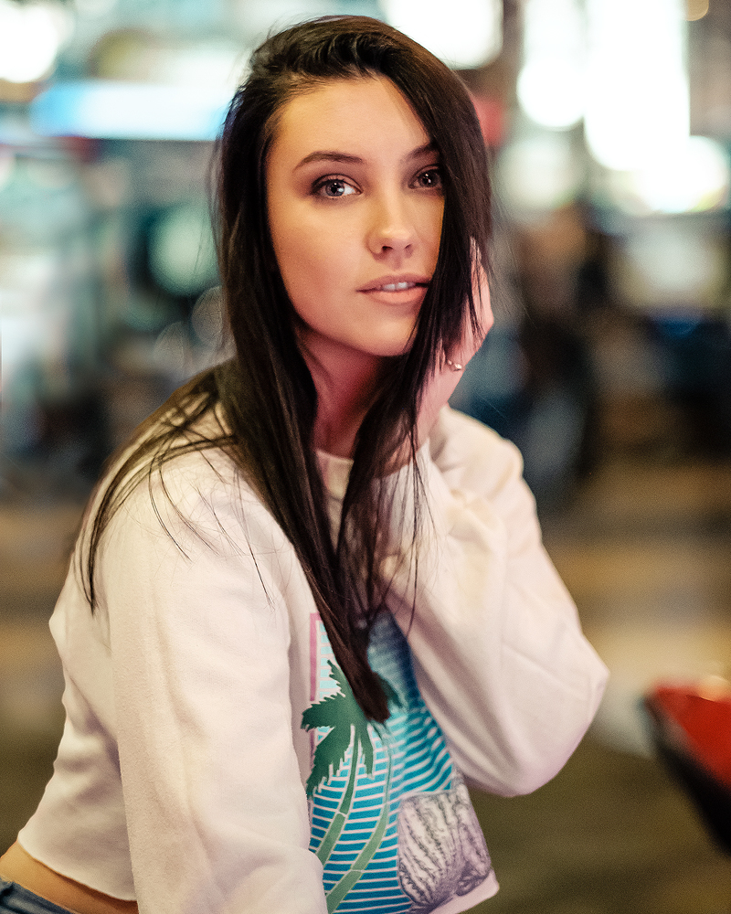 Female model photo shoot of Chloe Nx