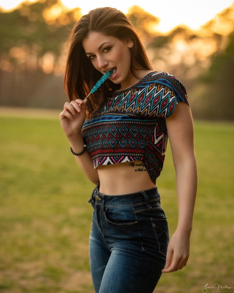 Female model photo shoot of Jenny Bee