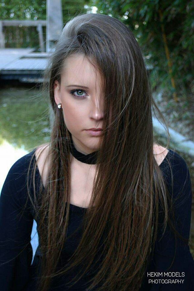 Female model photo shoot of ElizavetaOmelchenko in Parque das Nações
