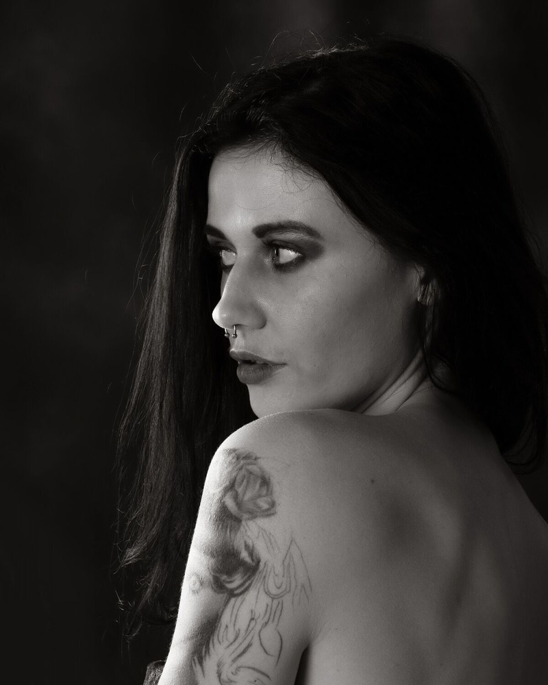 Female model photo shoot of ArabellaBlack