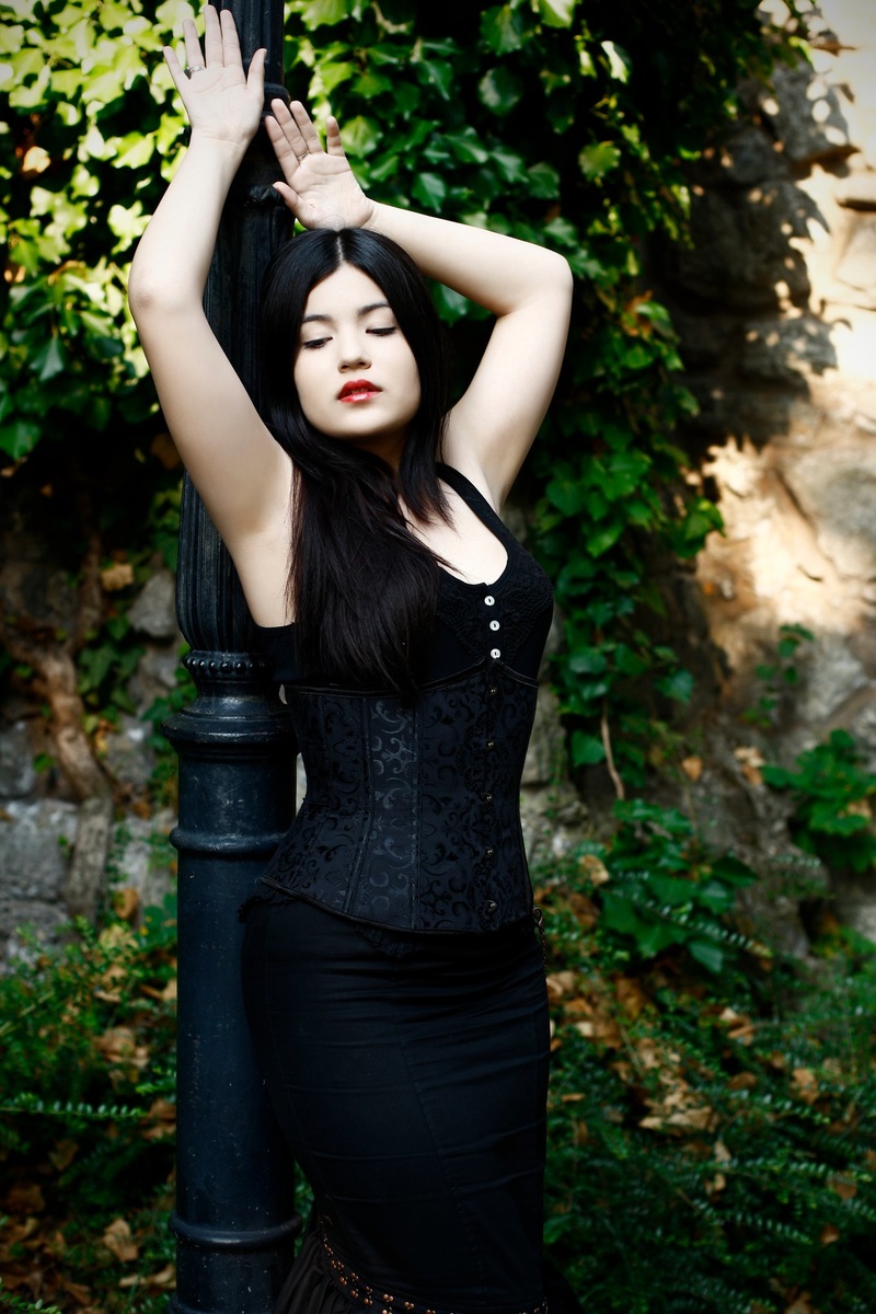 Female model photo shoot of Lujza Niril Zhang
