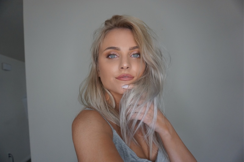 Female model photo shoot of itsemjanee