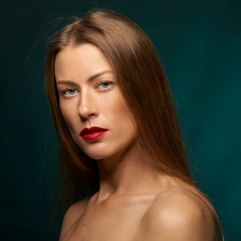 Female model photo shoot of Yulia_b