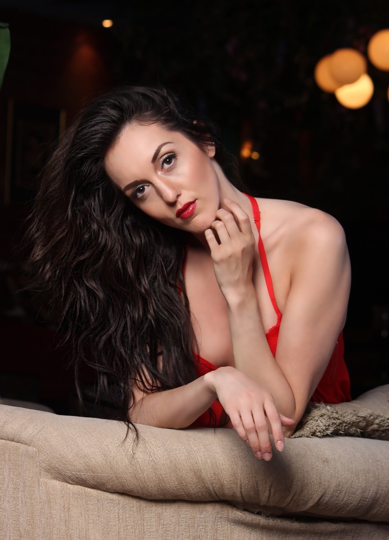 Female model photo shoot of Chelsea Michelle Lind