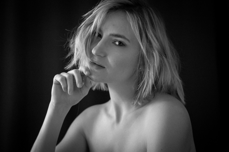 Female model photo shoot of Styana
