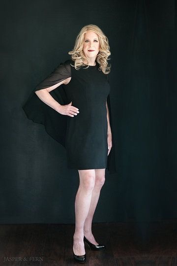 Female model photo shoot of Robyn Leslie