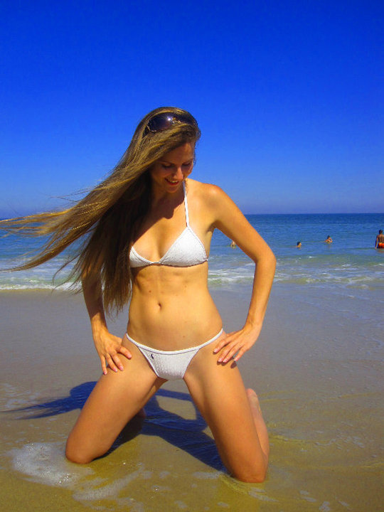 Female model photo shoot of Carries in Ocean City, MD
