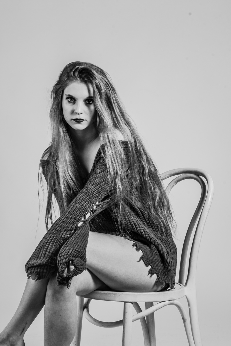 Female model photo shoot of Alexandra_Trimber