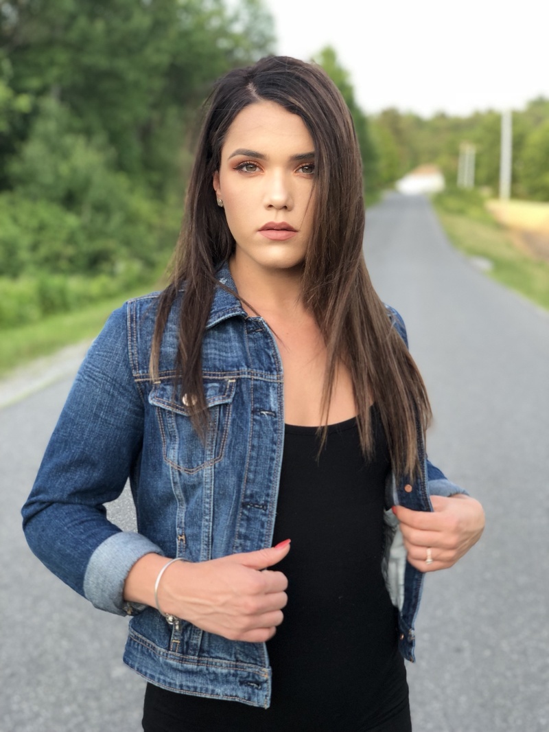 Female model photo shoot of itsalyssalynn_
