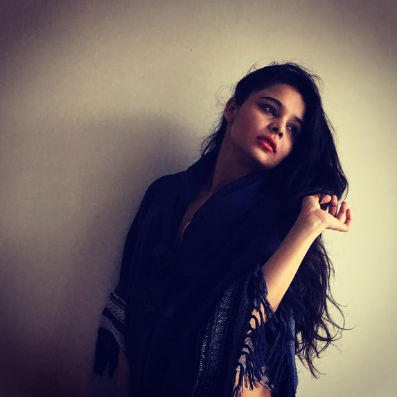 Female model photo shoot of Preena
