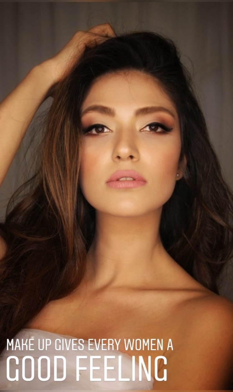 Female model photo shoot of Hedi in Beautybar salon