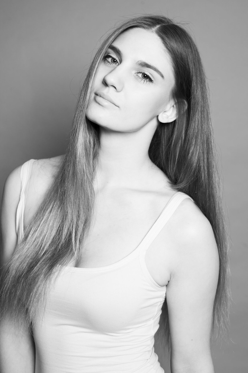 Female model photo shoot of anna-mia
