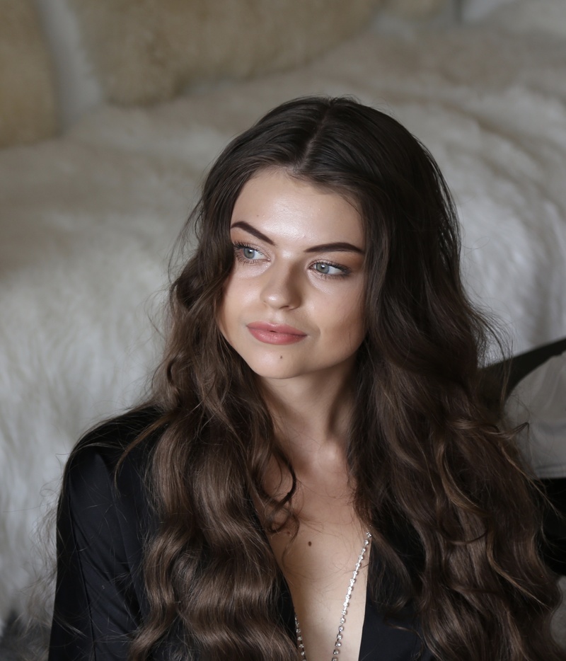 Female model photo shoot of ValeriyaKudinova