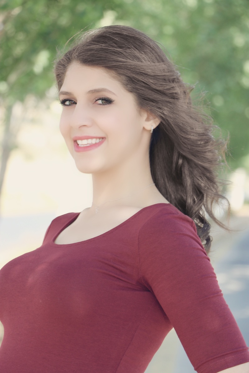 Female model photo shoot of sawsan alshalabi
