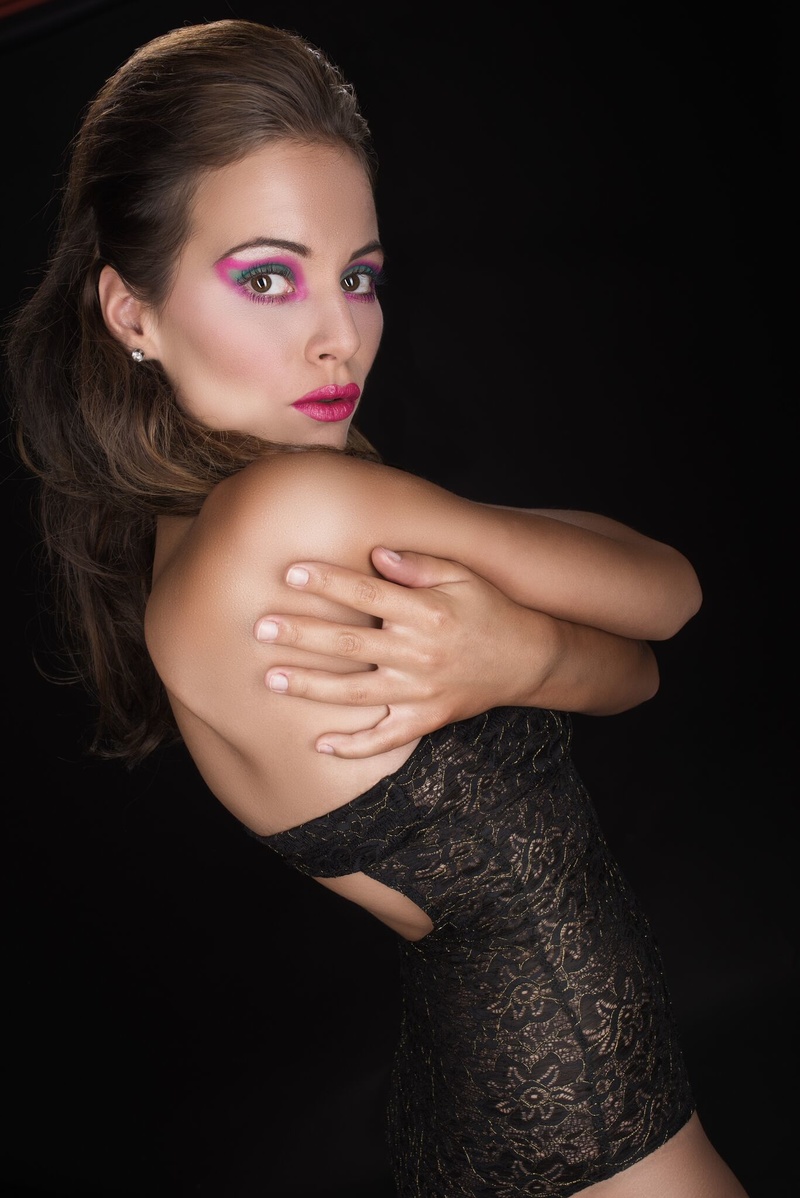 Female model photo shoot of Occhi_come_la_luna