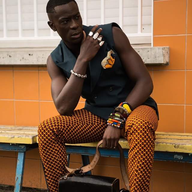 Male model photo shoot of Andi Kiangebeni