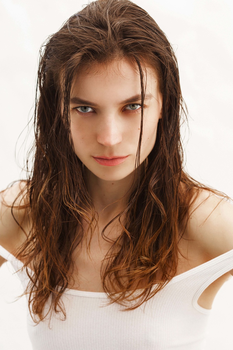 Female model photo shoot of Maryna Minchenko