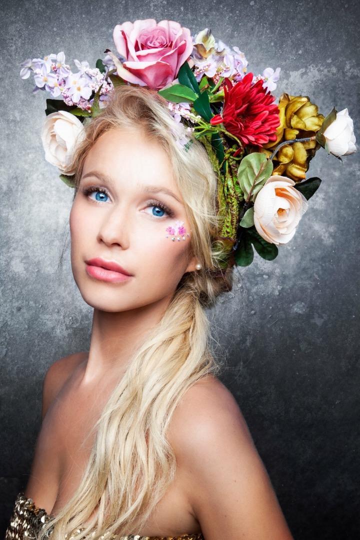 Female model photo shoot of Olga Novoselova 