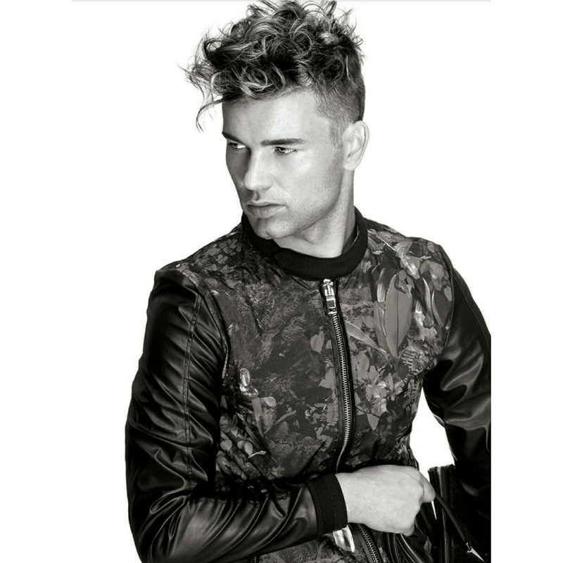 Male model photo shoot of Tomas Malecki