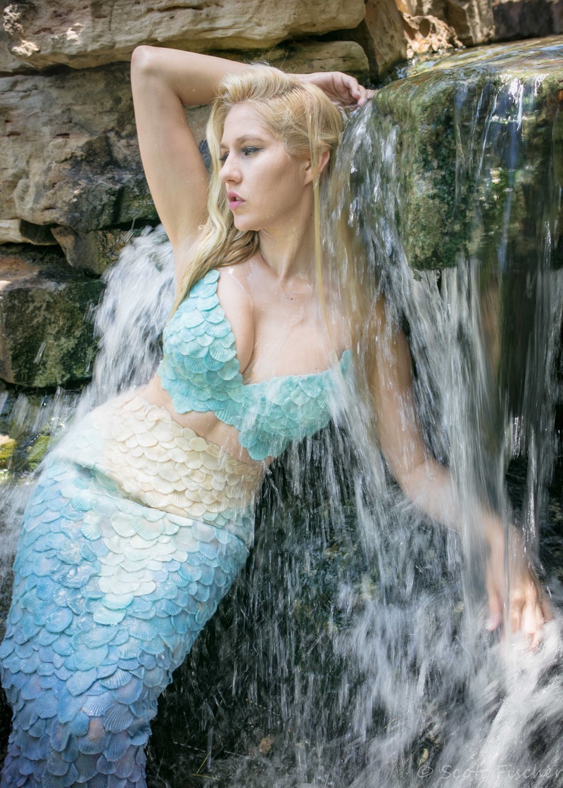 Female model photo shoot of Mermaid Ashton