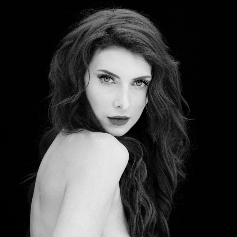 Female model photo shoot of Cat Ross