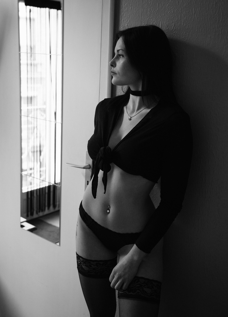 Female model photo shoot of Iris Pixi