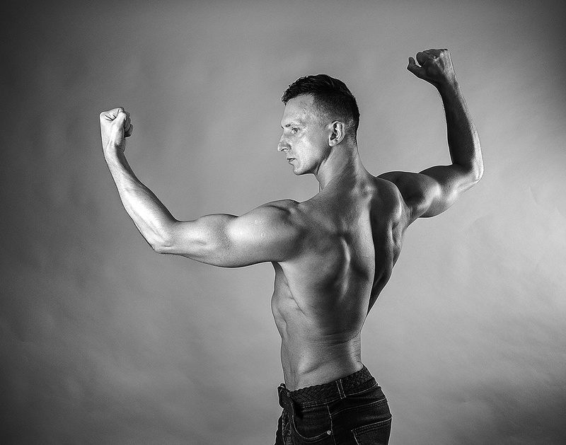 Male model photo shoot of Suav Milewski 
