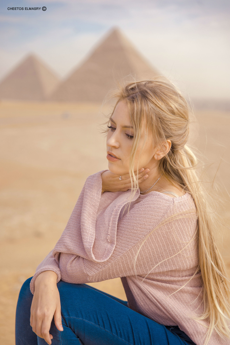Female model photo shoot of kertutenso in Cairo