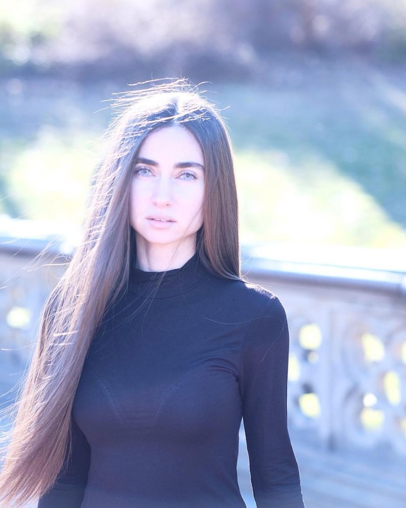 Female model photo shoot of Valentina Filina