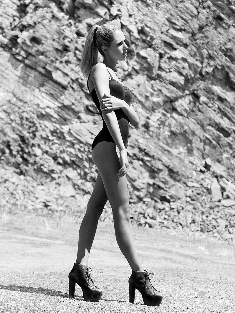 Female model photo shoot of Shantell_photographe