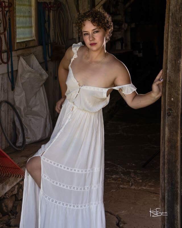Female model photo shoot of ChristinePaige