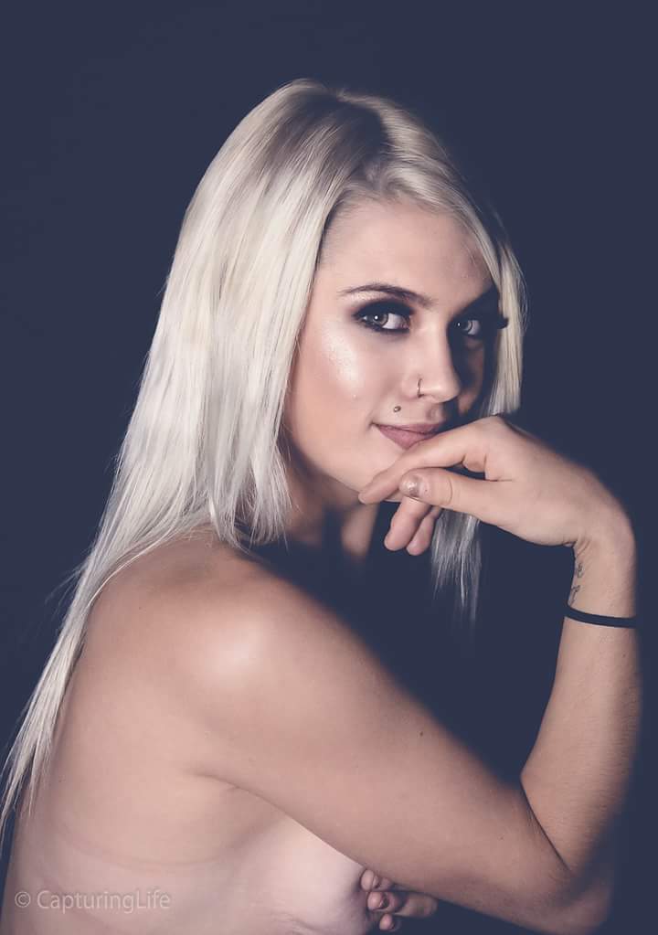 Female model photo shoot of xxItsJessyBabyxx
