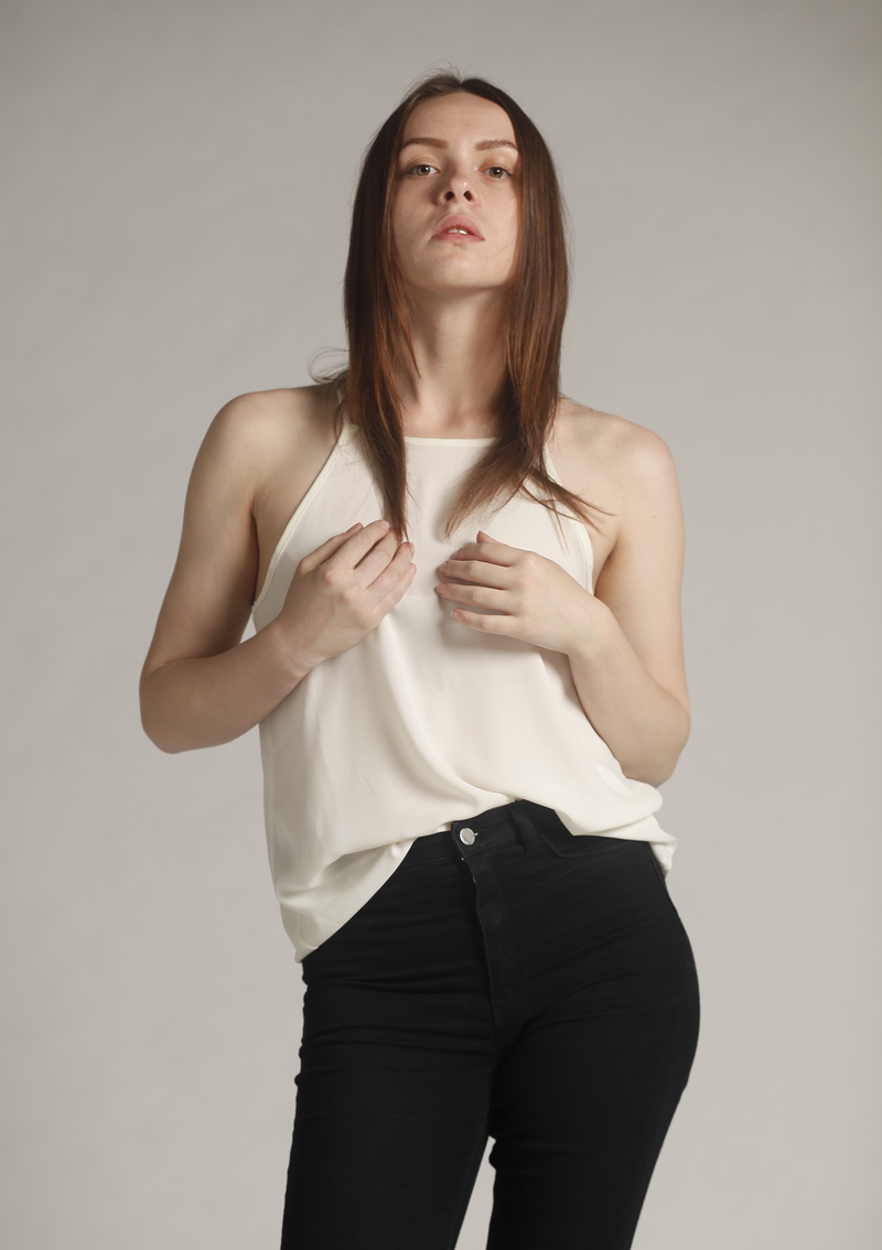 Female model photo shoot of Agnes Denna