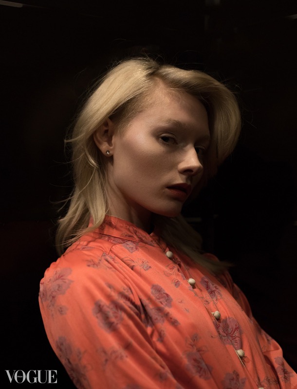 Female model photo shoot of Irikova Makeup