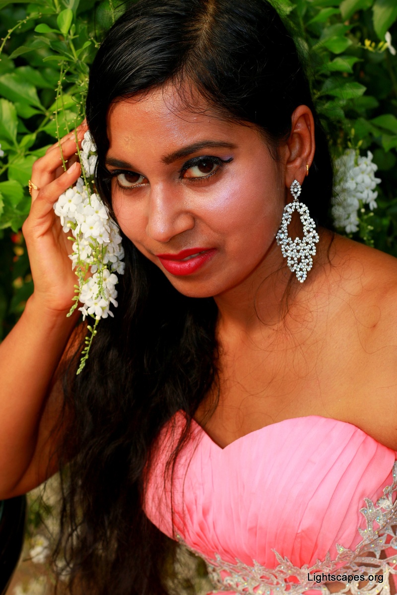 Female model photo shoot of naliniraghavan