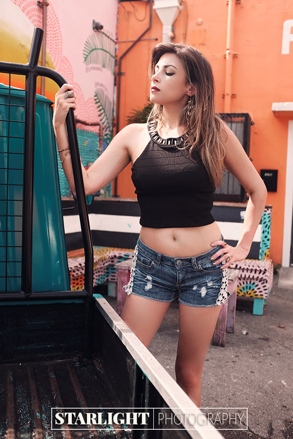 Female model photo shoot of Lauren by StarlightPhotography11