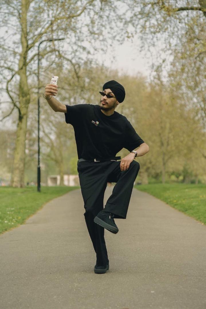Male model photo shoot of KaranjeeGaba in London