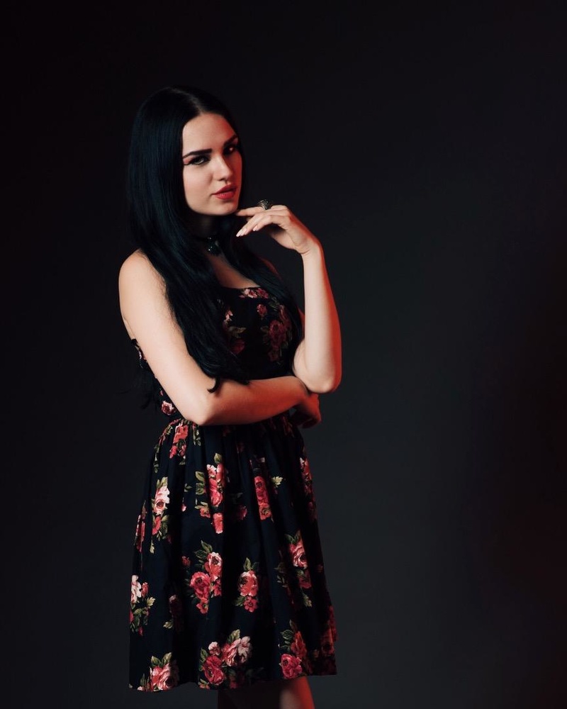 Female model photo shoot of Yuliya Leybyuk