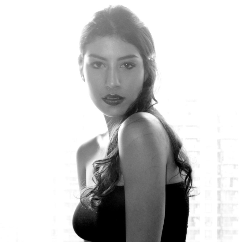 Female model photo shoot of Rayza Rodrigues
