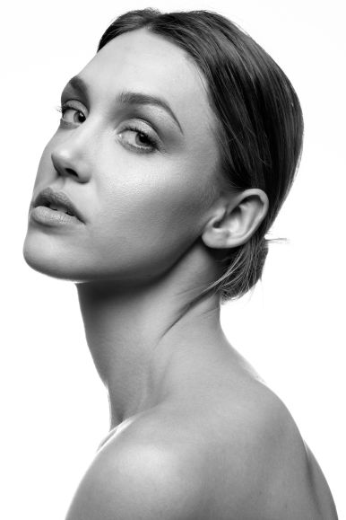 Female model photo shoot of Chelsea Willis