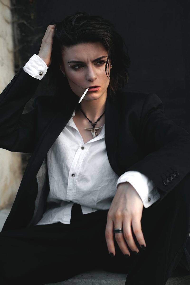 Female model photo shoot of Belle Apostolova